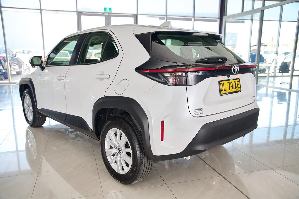 2024 Toyota Yaris Cross Hybrid GX