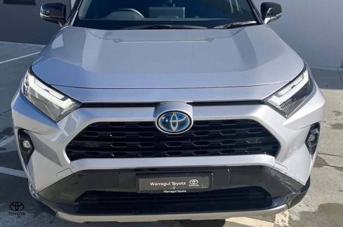 2024 Toyota RAV4 XSE