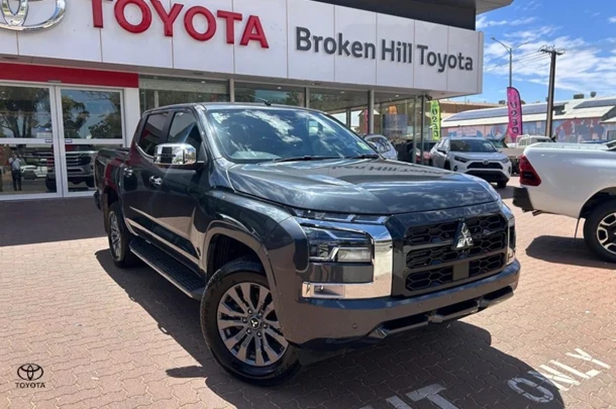 2024 Mitsubishi Triton GLS