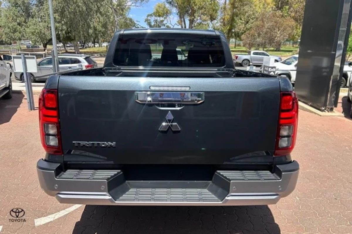 2024 Mitsubishi Triton GLS