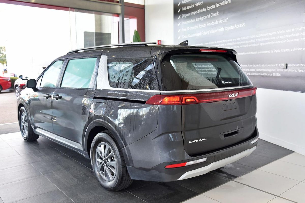 2023 Kia Carnival S