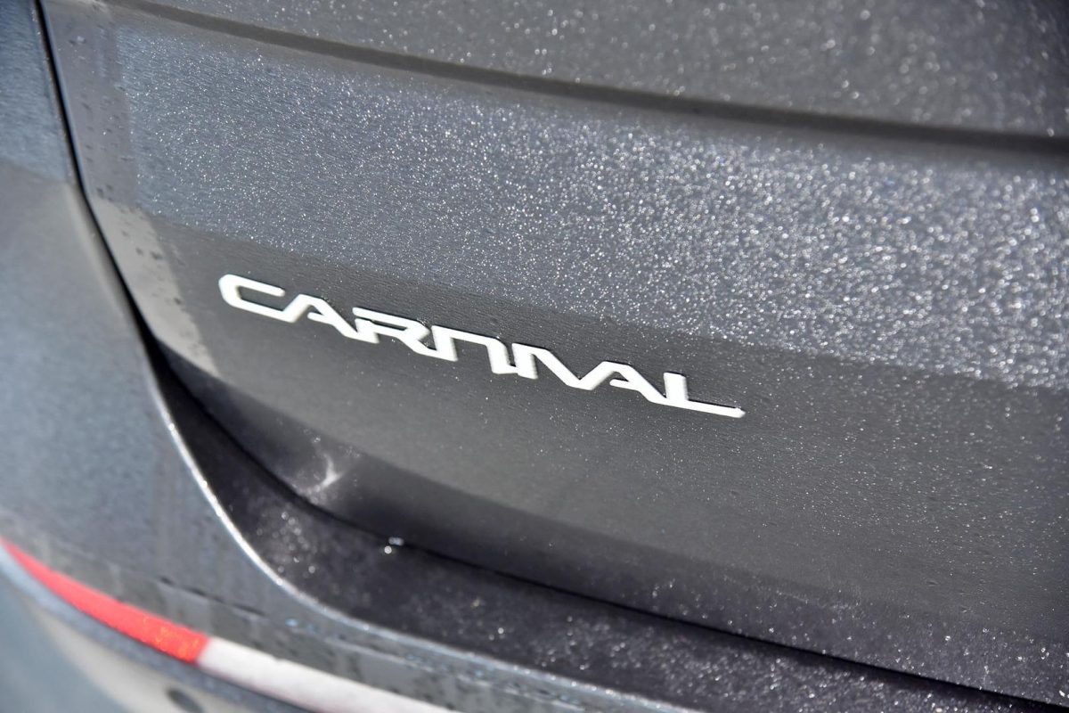 2023 Kia Carnival S