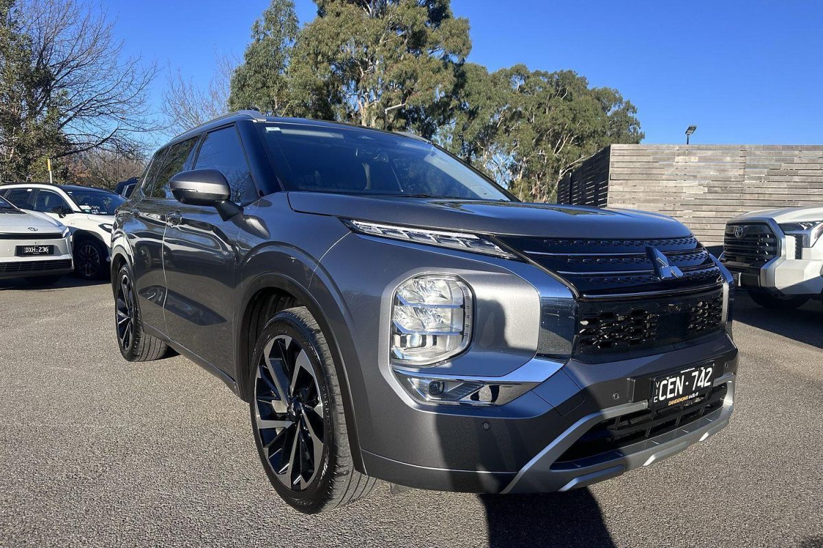 2022 Mitsubishi Outlander Exceed