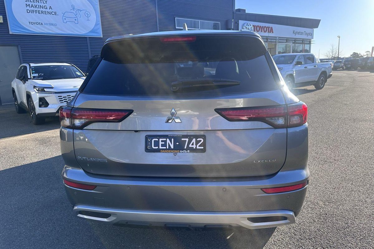 2022 Mitsubishi Outlander Exceed