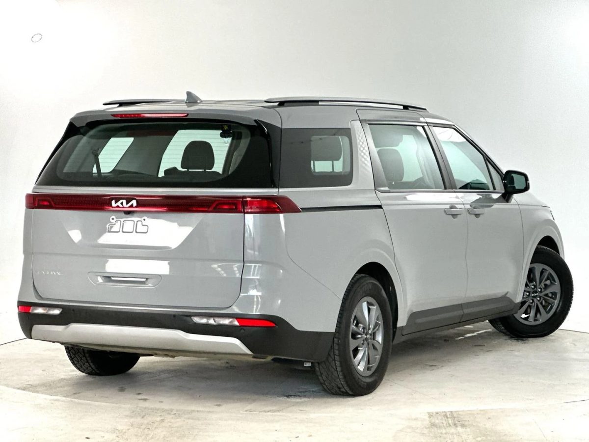 2023 Kia Carnival S