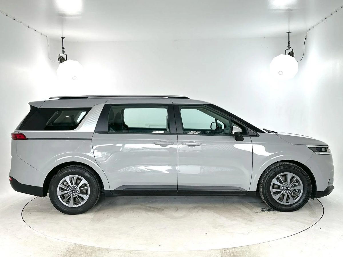 2023 Kia Carnival S