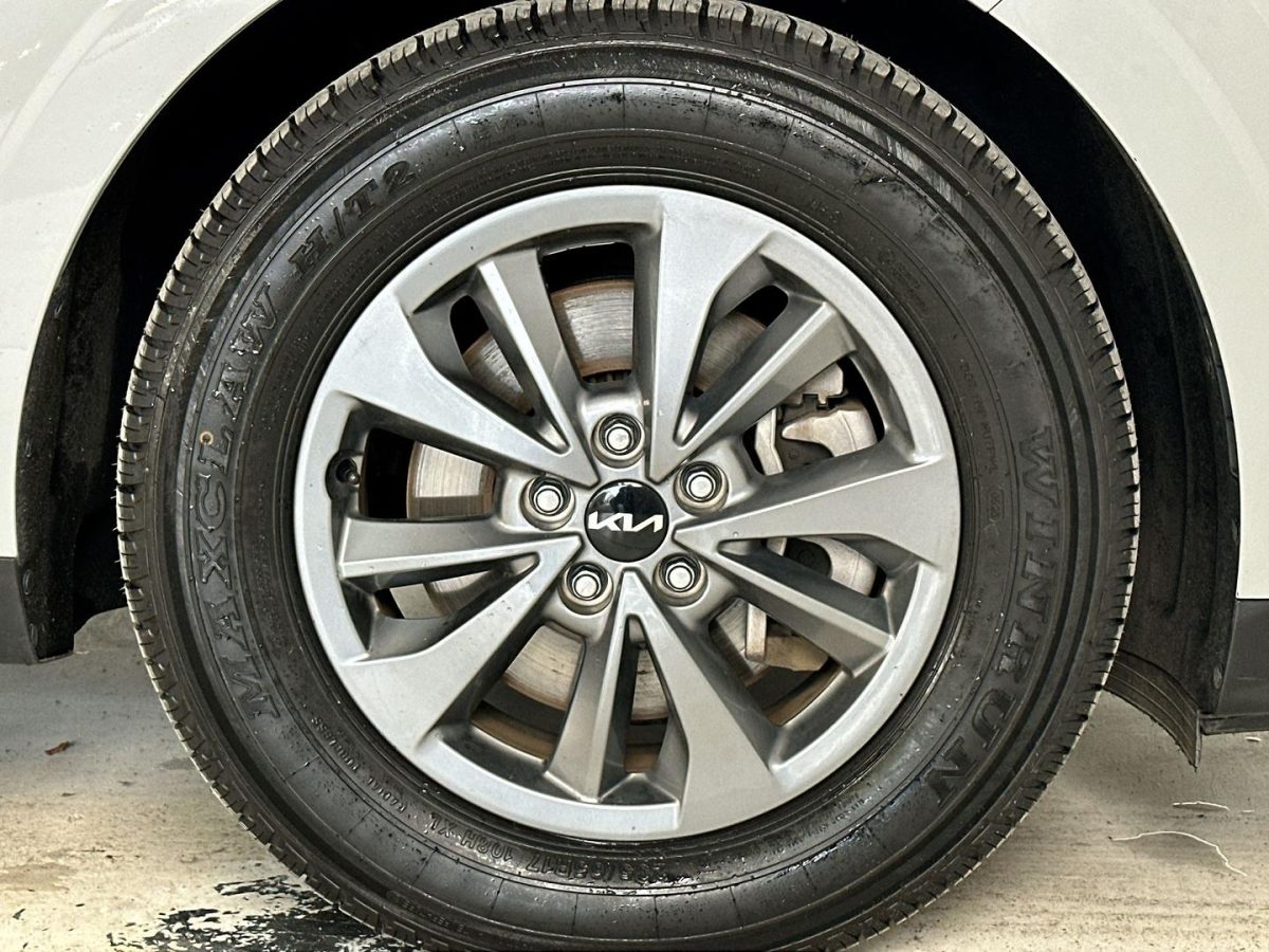 2023 Kia Carnival S