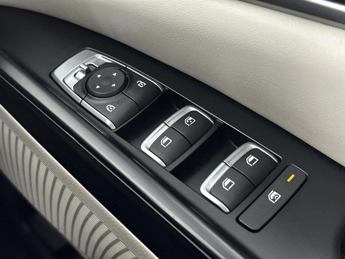 2023 Kia Carnival S