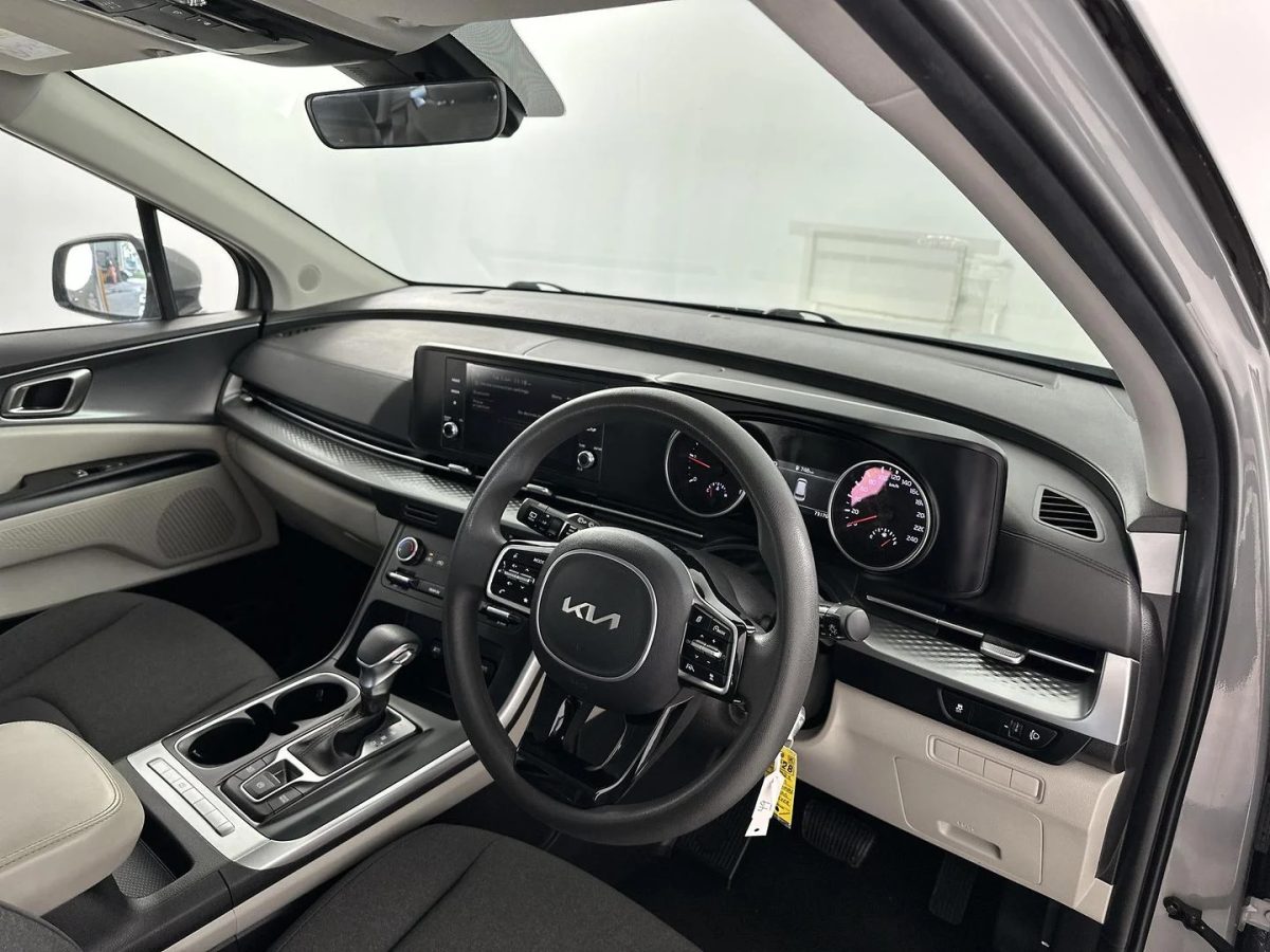 2023 Kia Carnival S