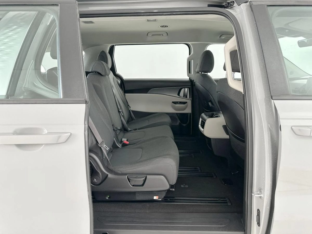 2023 Kia Carnival S