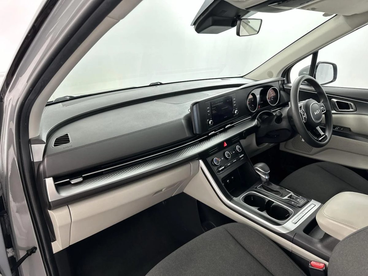 2023 Kia Carnival S