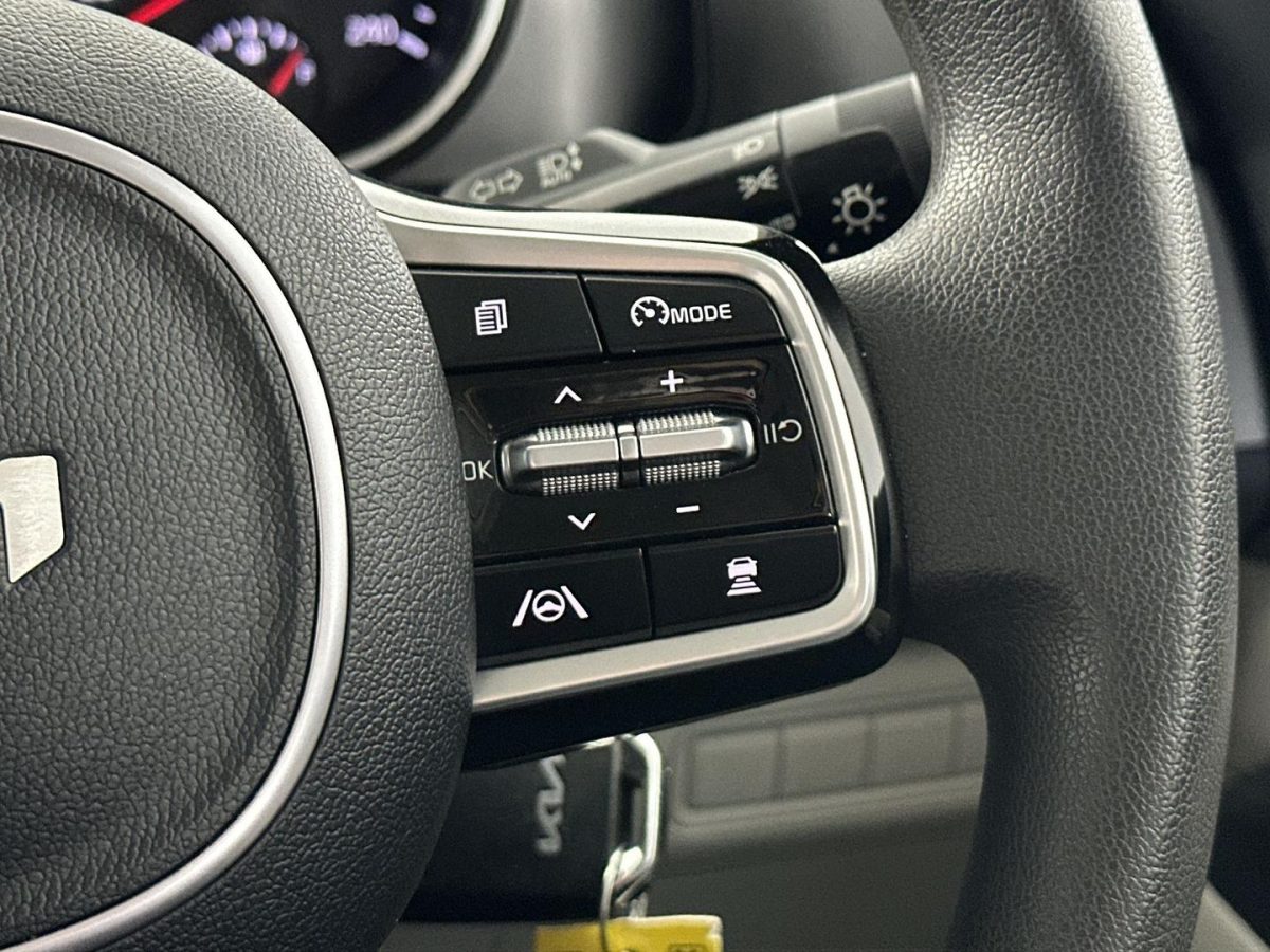 2023 Kia Carnival S