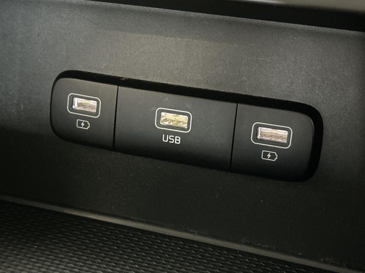 2023 Kia Carnival S