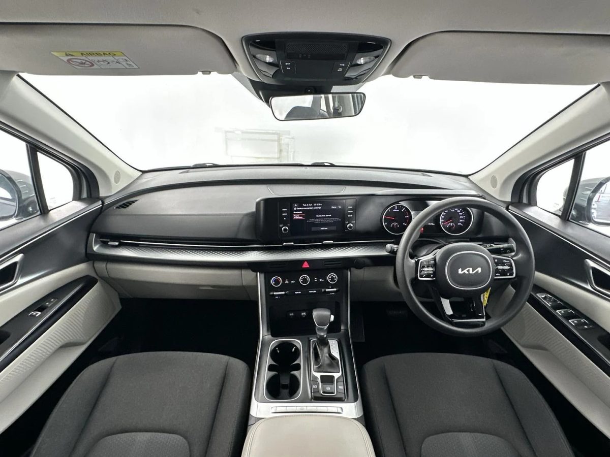 2023 Kia Carnival S