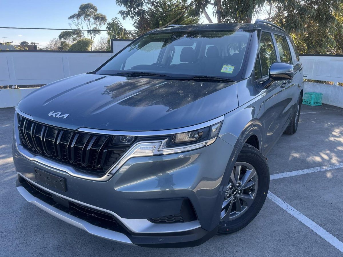 2023 Kia Carnival S