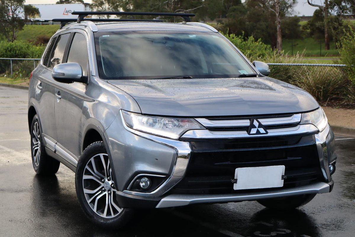 2016 Mitsubishi Outlander LS