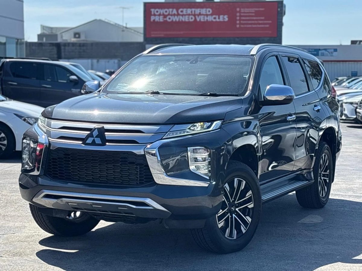 2023 Mitsubishi Pajero Sport GLS