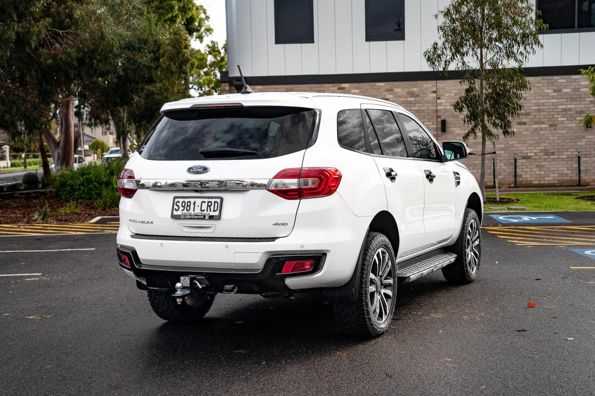 2022 Ford Everest Titanium