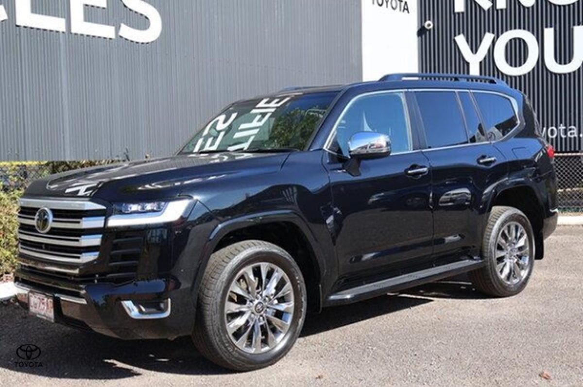 2025 Toyota Landcruiser Sahara ZX