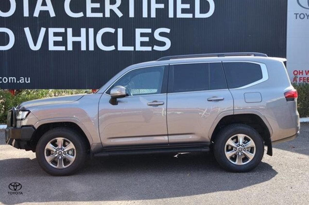 2022 Toyota Landcruiser VX