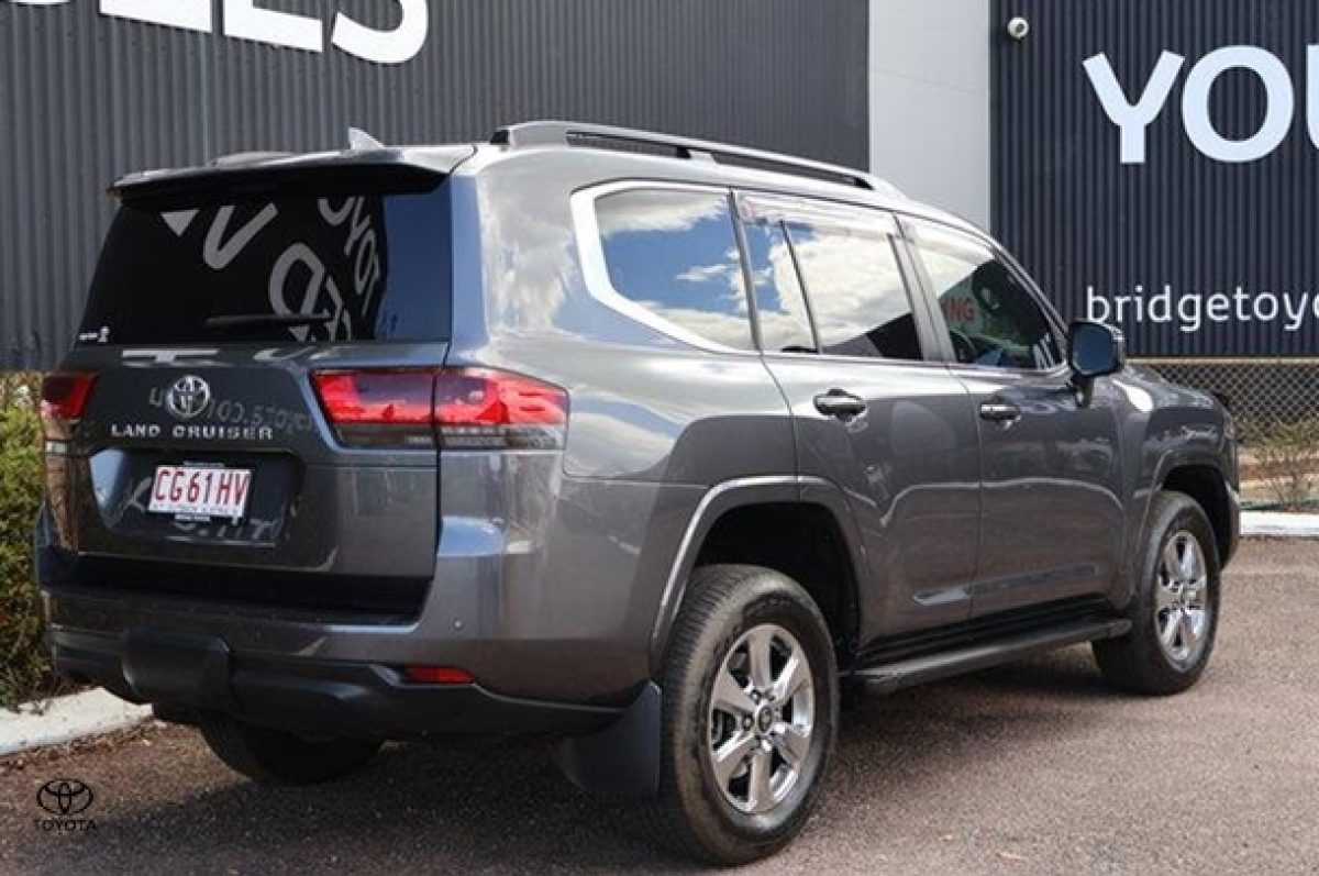 2022 Toyota Landcruiser VX