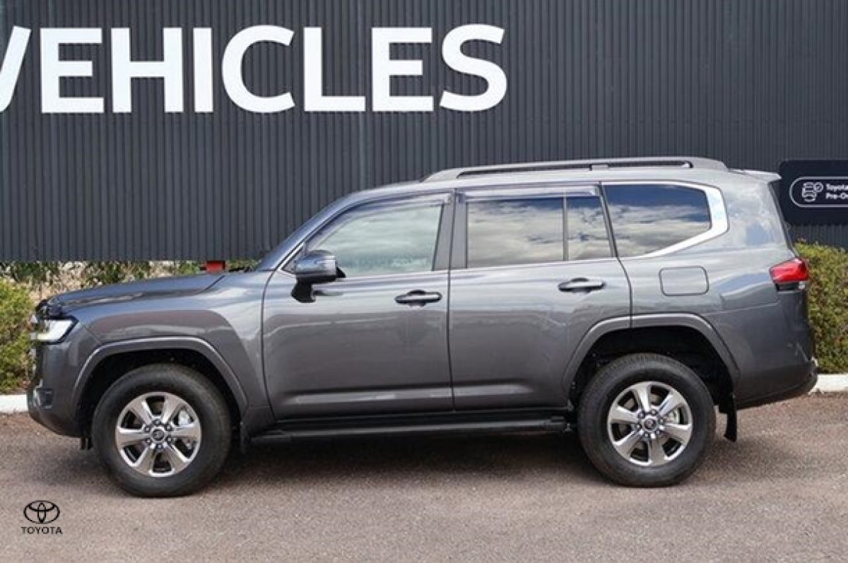 2022 Toyota Landcruiser VX