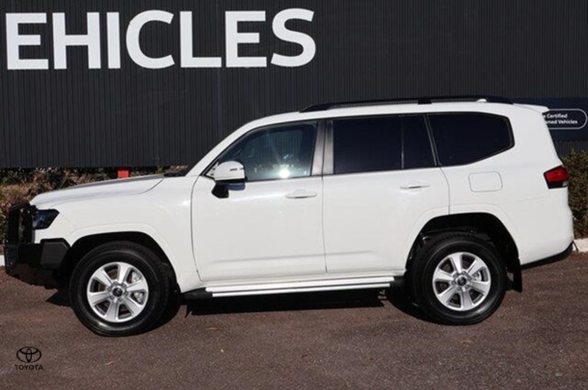 2024 Toyota Landcruiser GXL