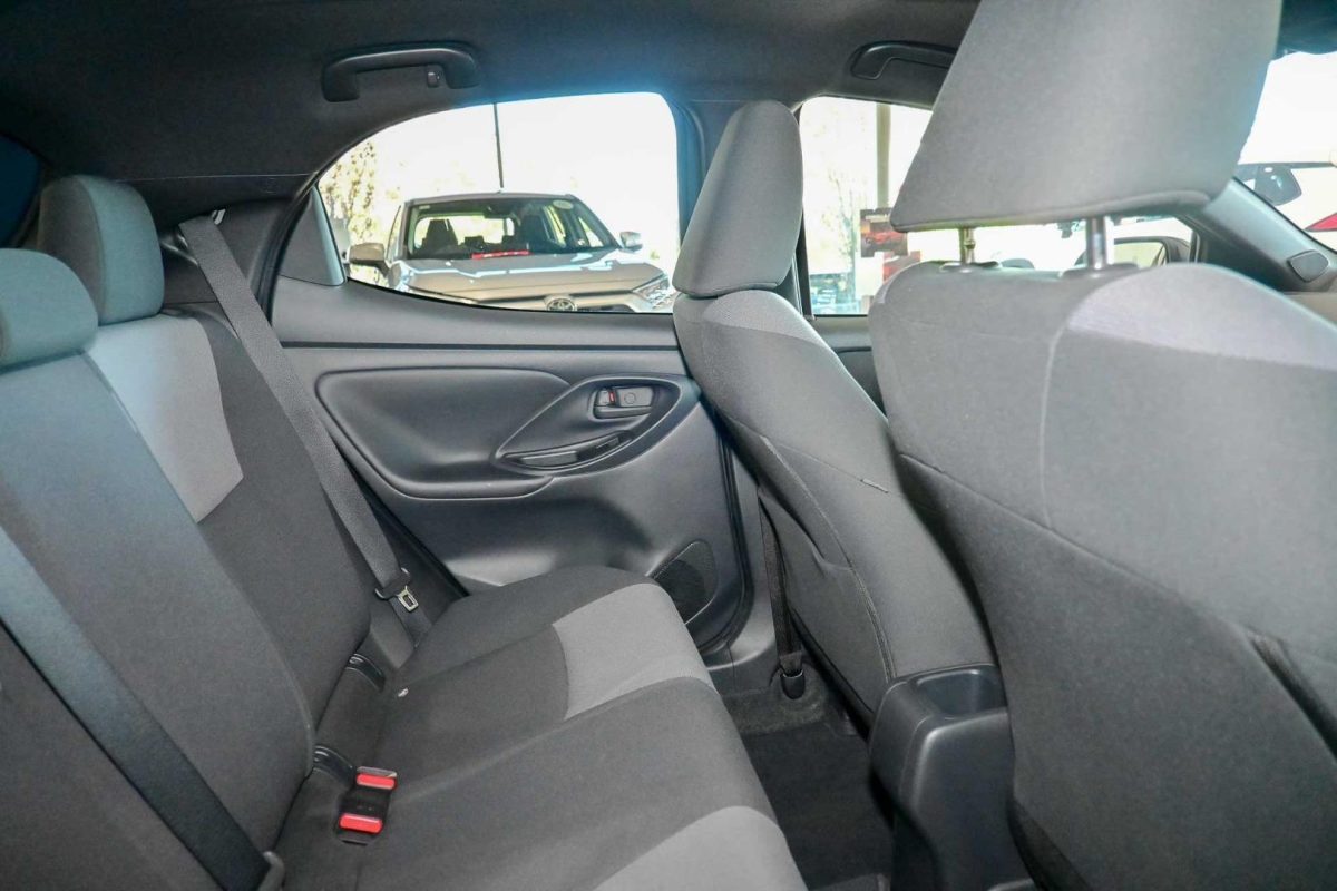 2025 Toyota Yaris Hybrid SX