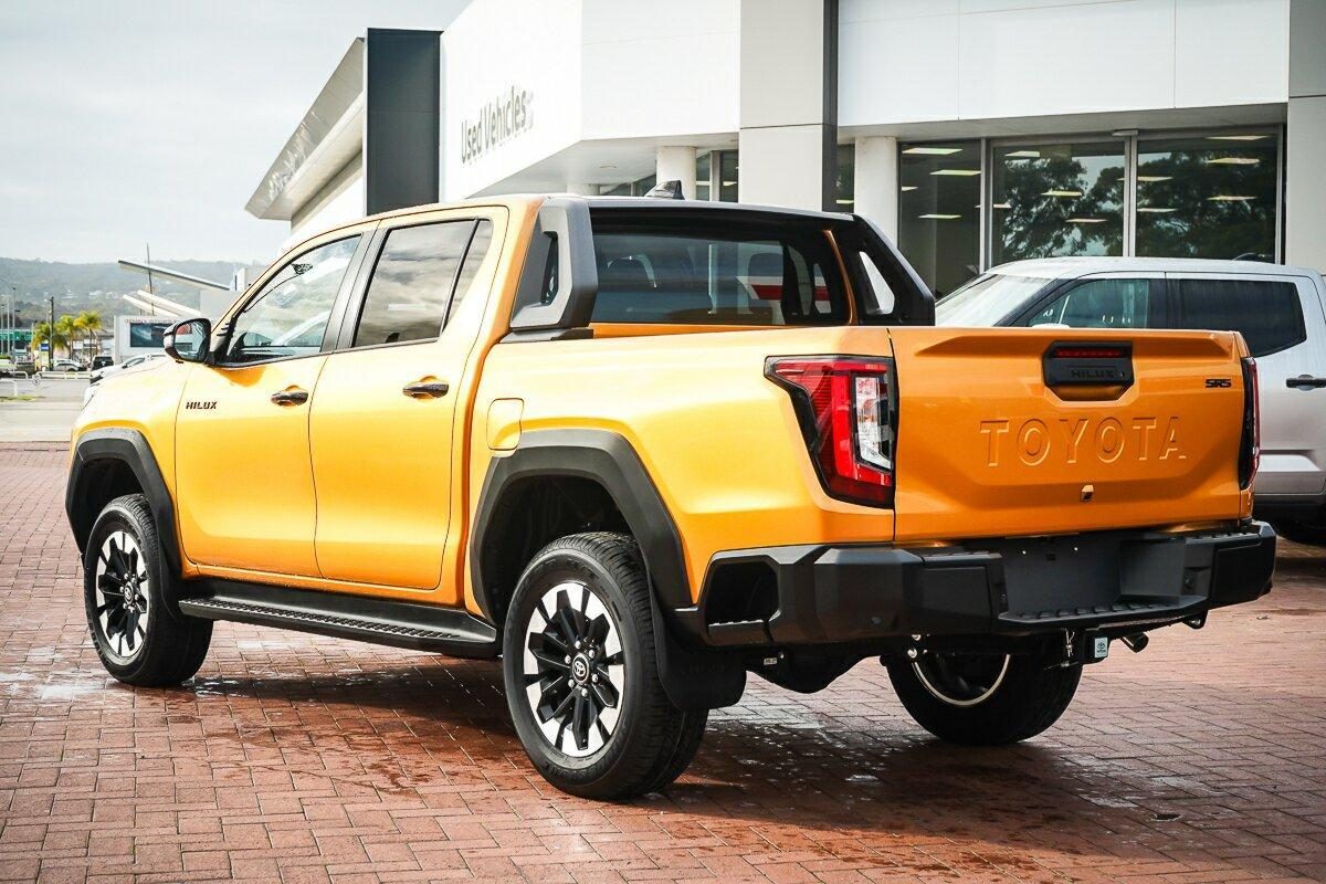 2026 Toyota Hilux 4x4 SR5+