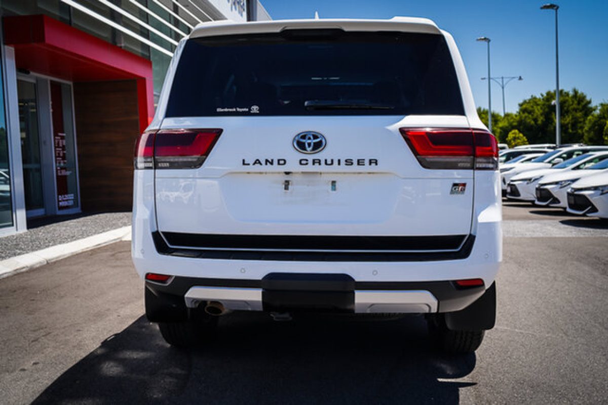 2024 Toyota Landcruiser GR-S