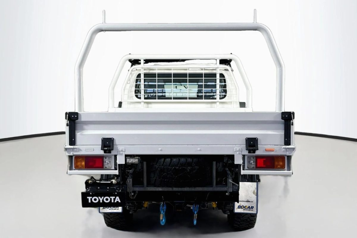 2019 Toyota LANDCRUISER MILITARY GXL