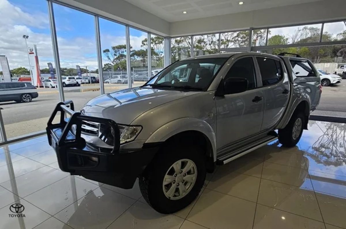 2015 Mitsubishi Triton GLX