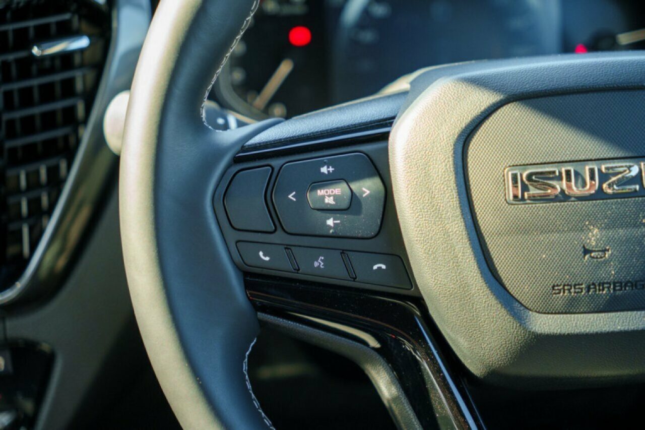 2026 Isuzu D-MAX BLADE 4X4 Dual Range