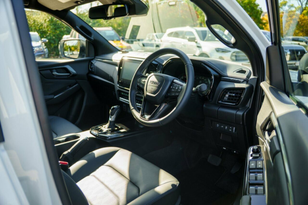 2026 Isuzu D-MAX BLADE 4X4 Dual Range