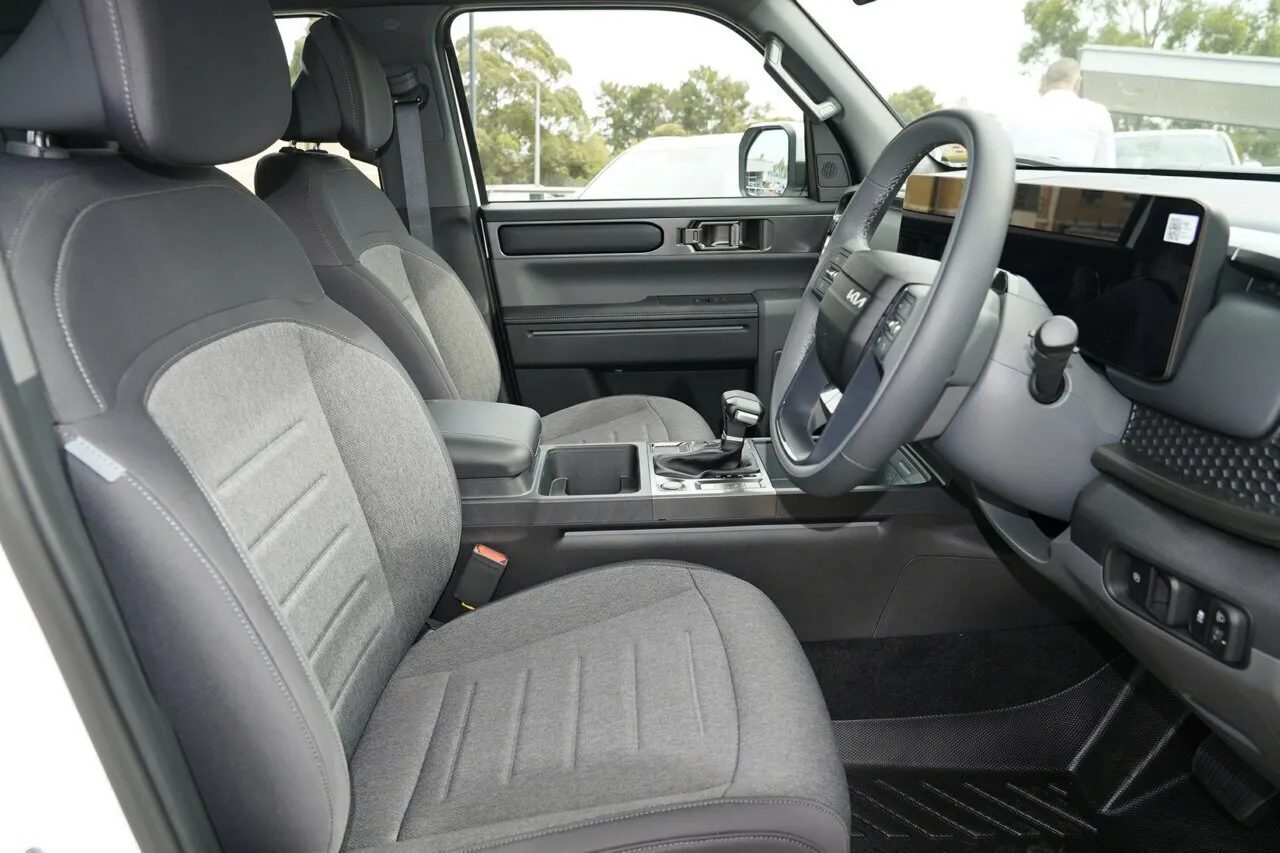 2025 Kia Tasman TK MY26 S Double Cab 4x4 Clear White 8 Speed Sports Automatic Cab Chassis