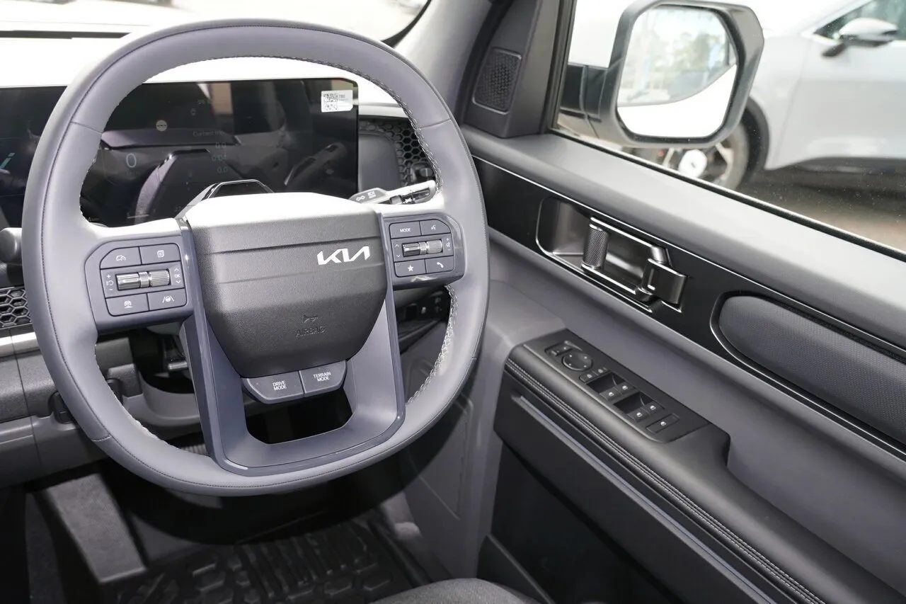 2025 Kia Tasman TK MY26 S Double Cab 4x4 Clear White 8 Speed Sports Automatic Cab Chassis