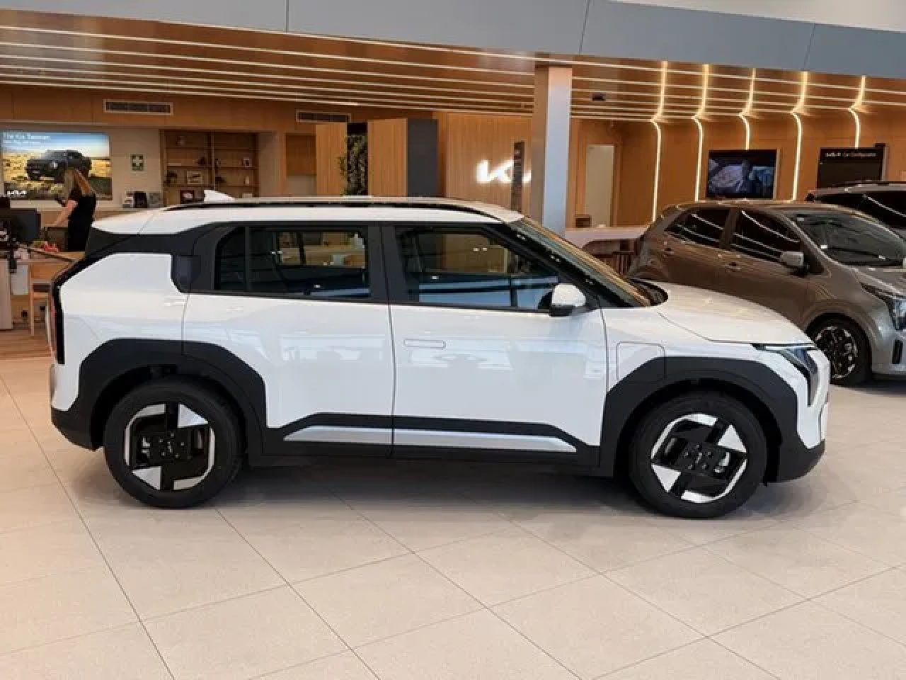 2026 Kia EV3 SV MY26 Air 2WD Standard Range Clear White 1 Speed Reduction Gear Wagon