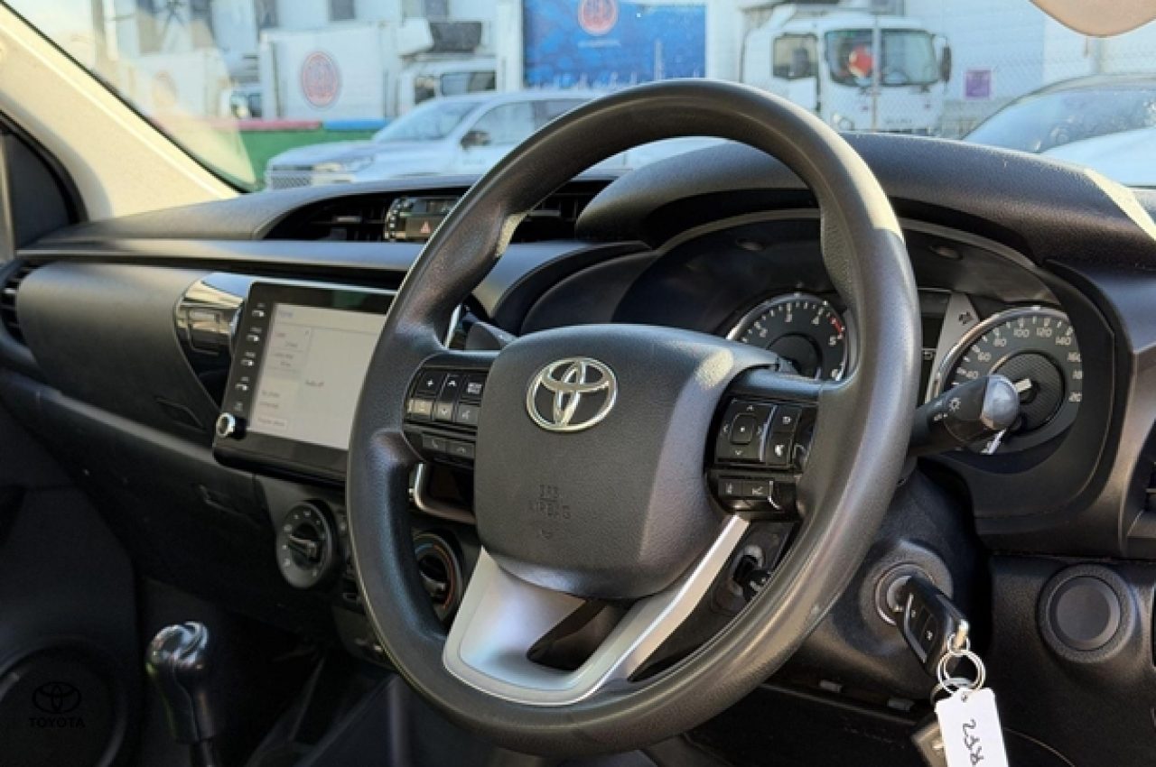 2021 Toyota Hilux SR