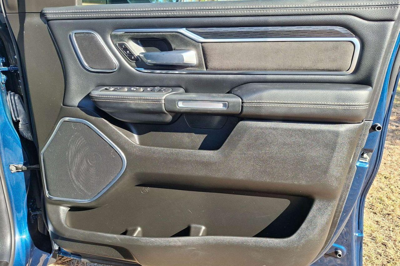 2023 DODGE RAM Laramie