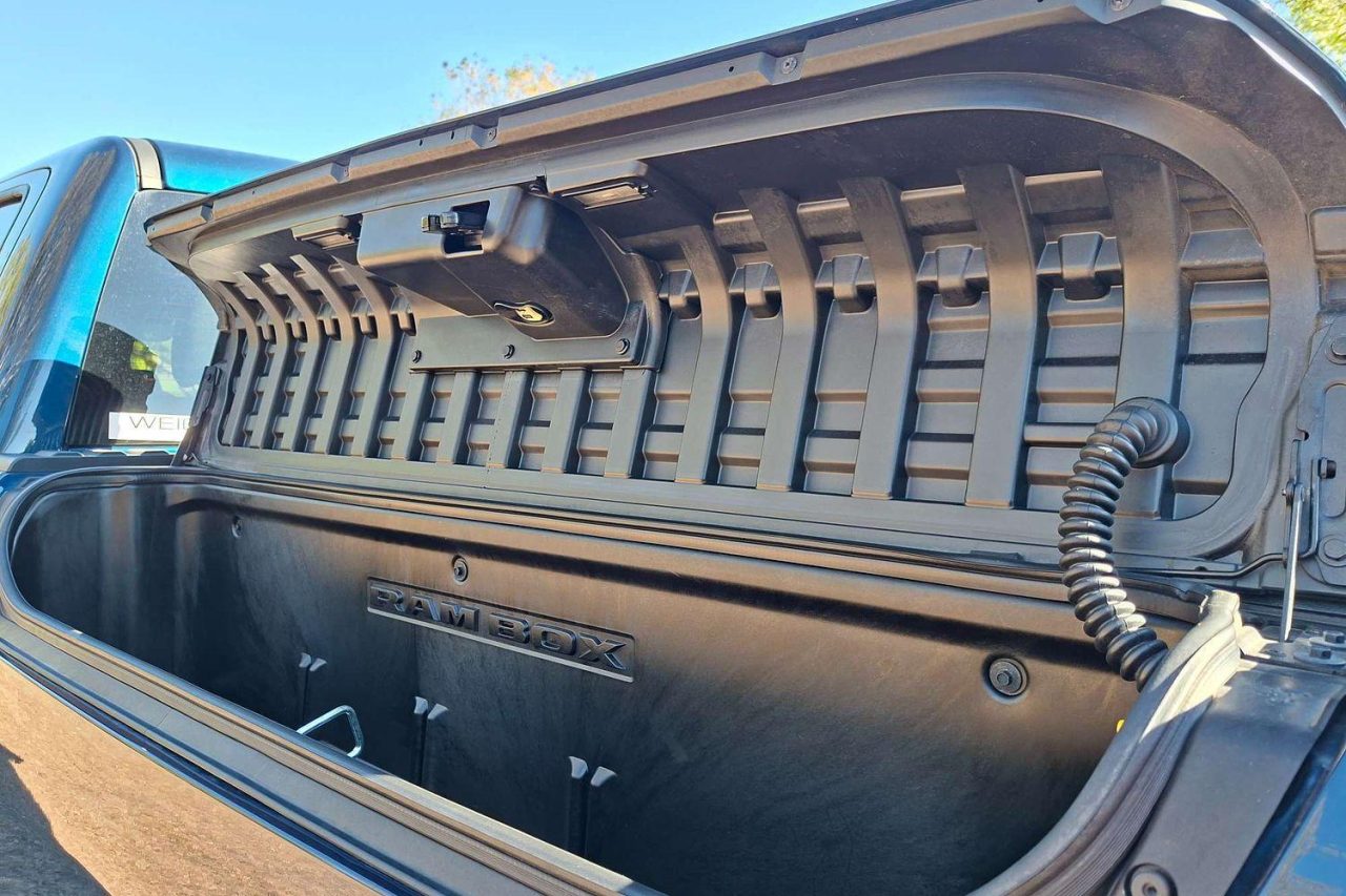 2023 DODGE RAM Laramie