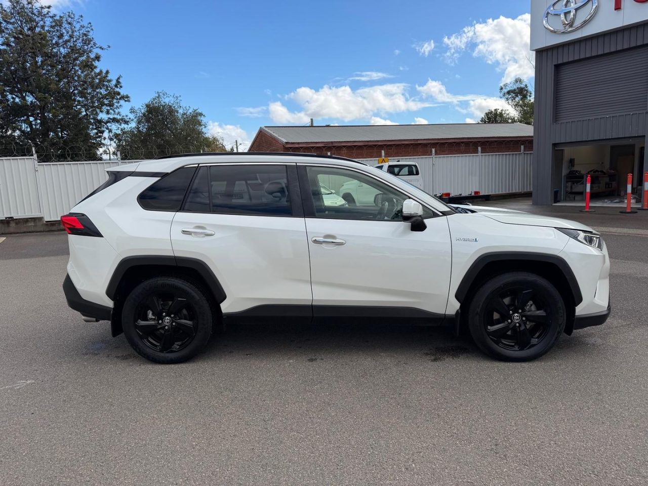2020 Toyota RAV4 Hybrid Cruiser-AWD