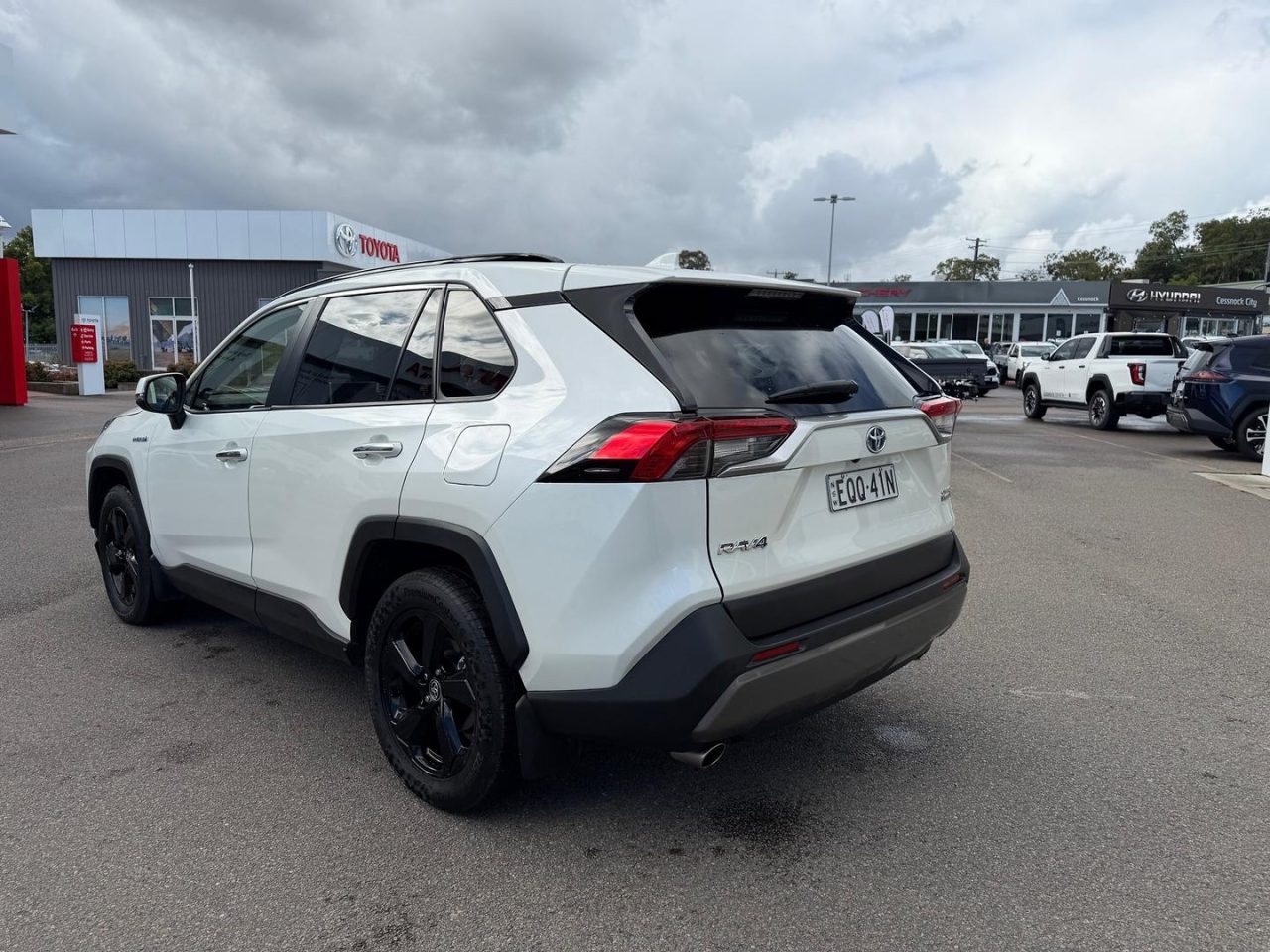 2020 Toyota RAV4 Hybrid Cruiser-AWD