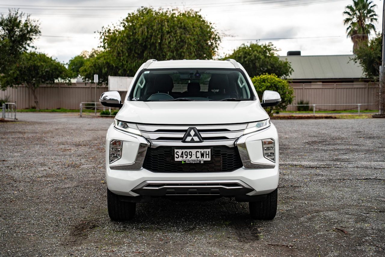 2020 Mitsubishi Pajero Sport GLS