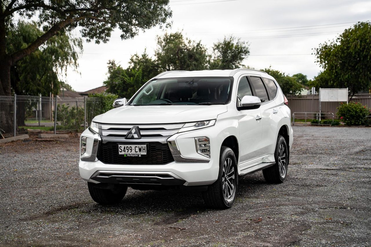 2020 Mitsubishi Pajero Sport GLS