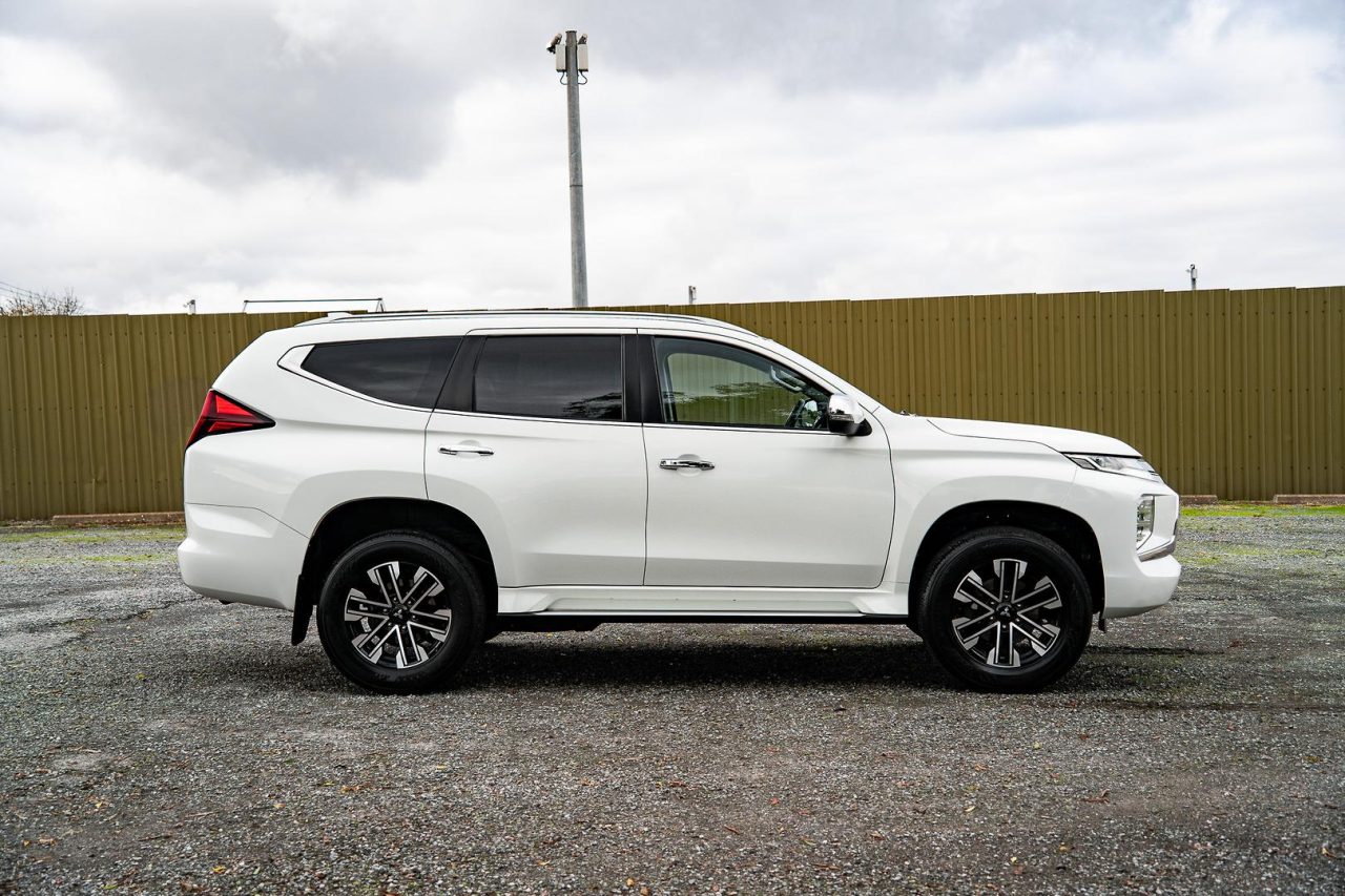 2020 Mitsubishi Pajero Sport GLS