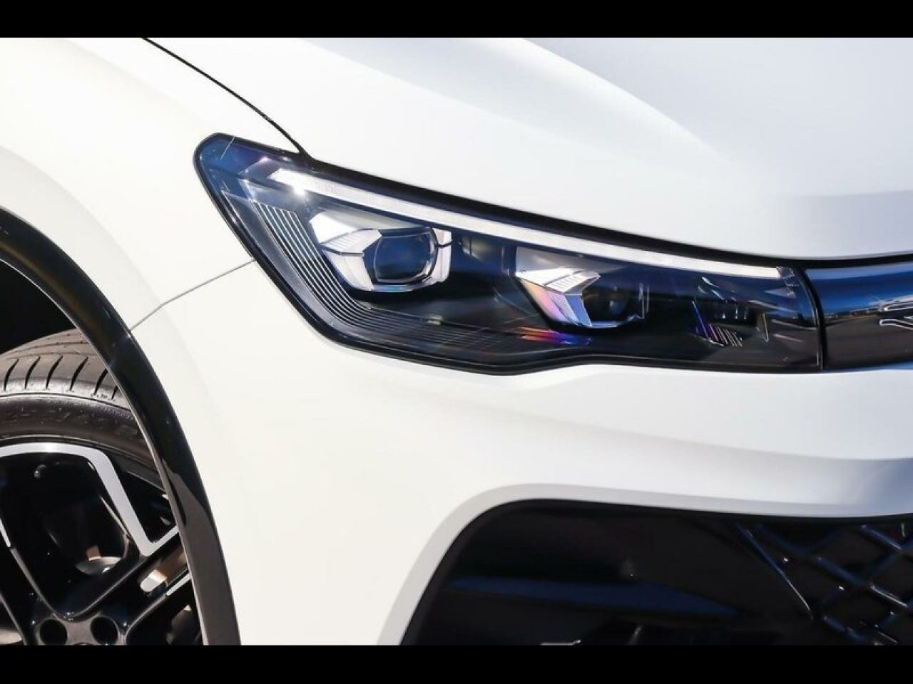 2026 Volkswagen Tiguan 200TSI eHybrid R-Line DSG Wagon (Pure White) Demo Car
