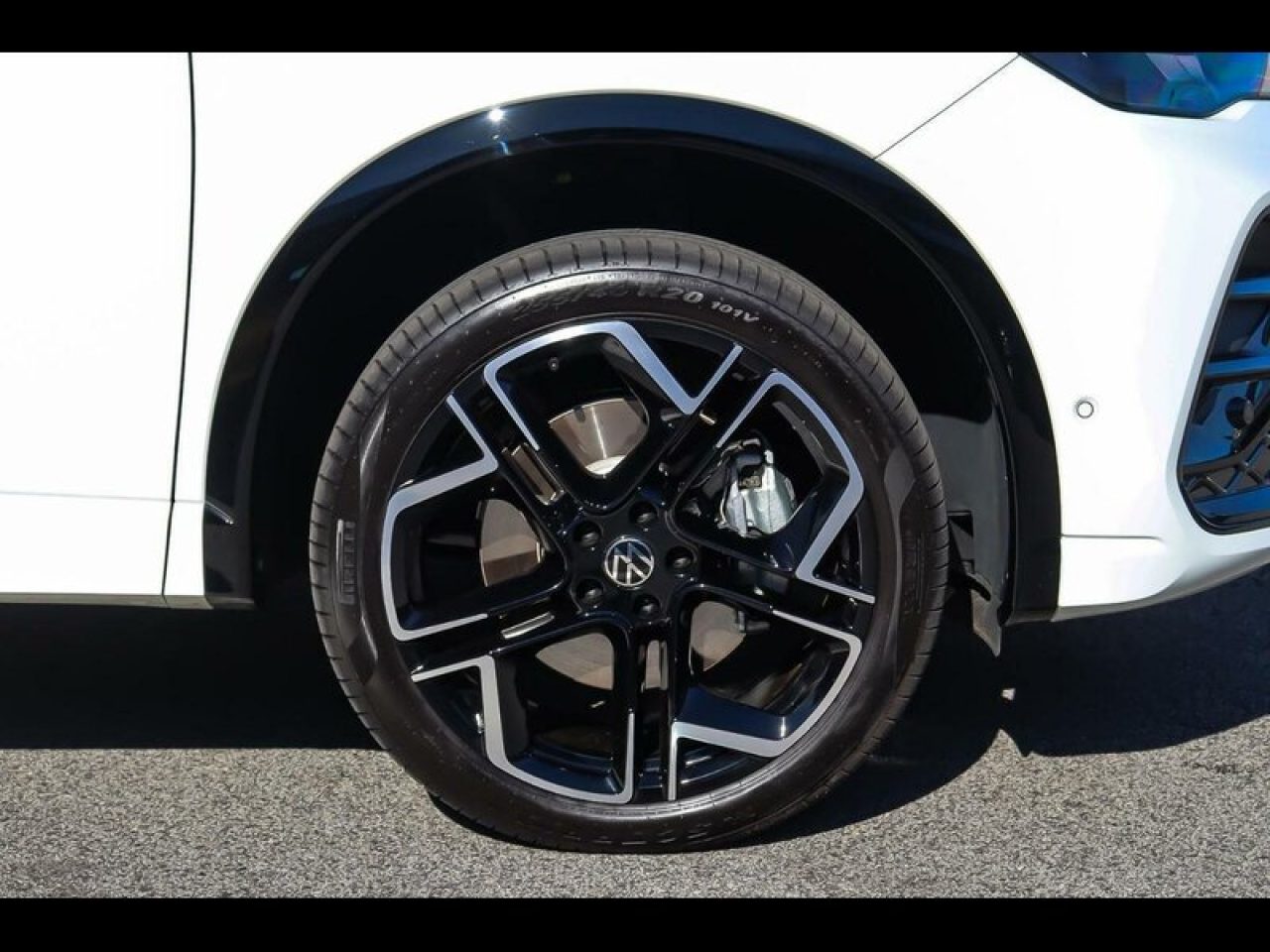 2026 Volkswagen Tiguan 200TSI eHybrid R-Line DSG Wagon (Pure White) Demo Car