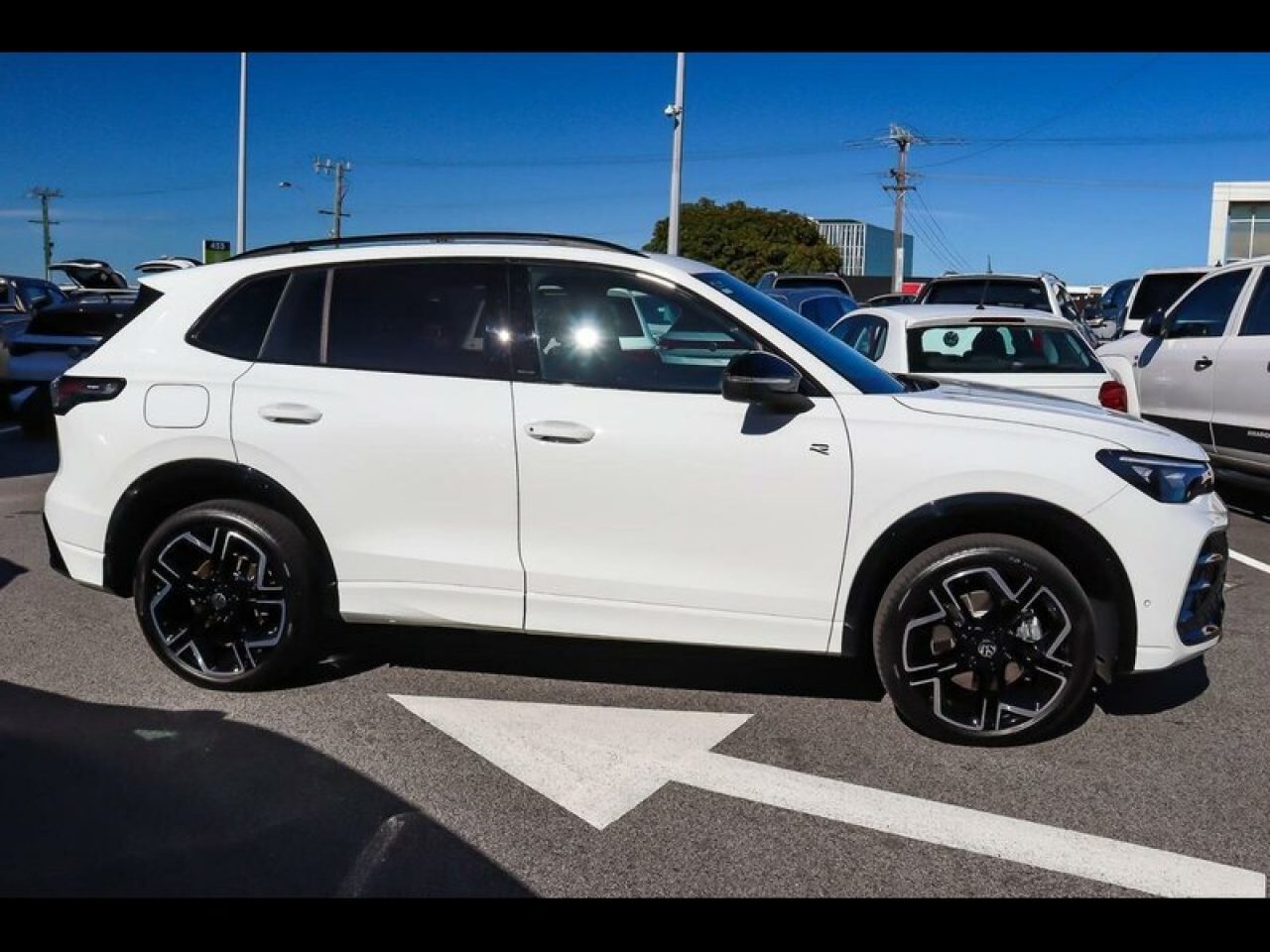 2026 Volkswagen Tiguan 200TSI eHybrid R-Line DSG Wagon (Pure White) Demo Car