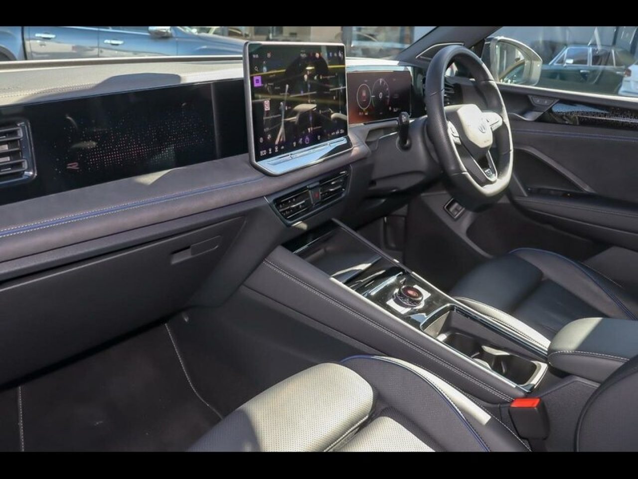 2026 Volkswagen Tiguan 200TSI eHybrid R-Line DSG Wagon (Pure White) Demo Car