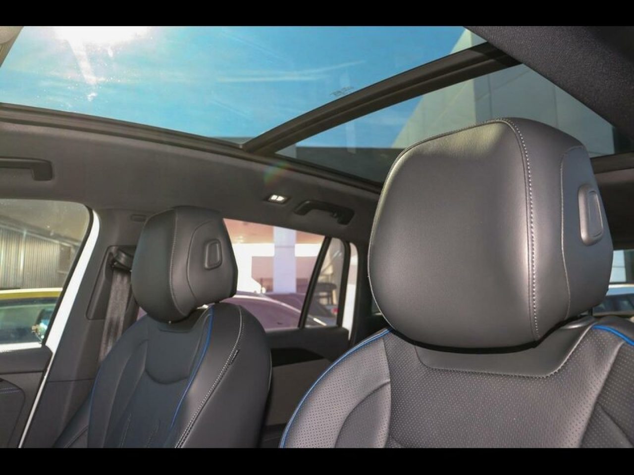 2026 Volkswagen Tiguan 200TSI eHybrid R-Line DSG Wagon (Pure White) Demo Car